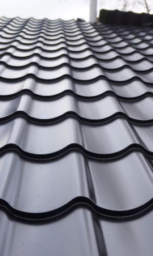 Peltikattoremontti kokemuksen tuomalla varmuudella